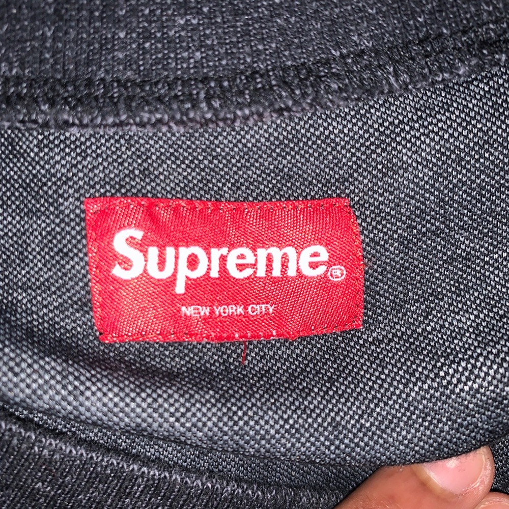 Supreme - Picture 2 of 4
